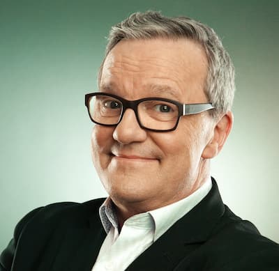 Mark Lowry Image