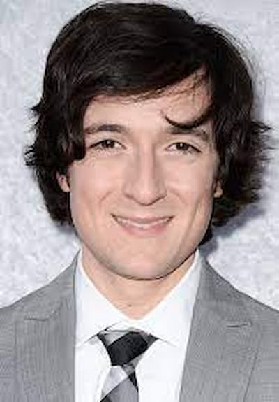 Josh Brener Image