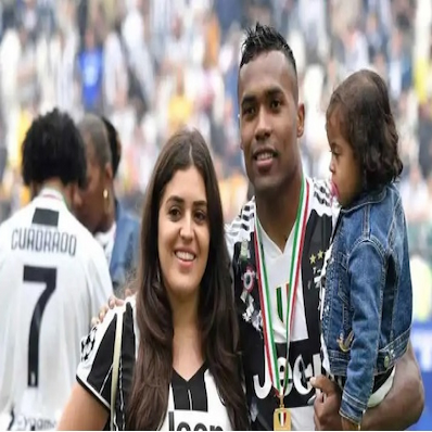 Alex Sandro's Wife Natalia Regina, Age, Job, Net worth (2)