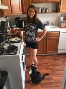 Lindsey Mastis making brunch at her husband's place