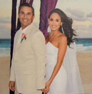 Jason is married to his wife, Lissette.